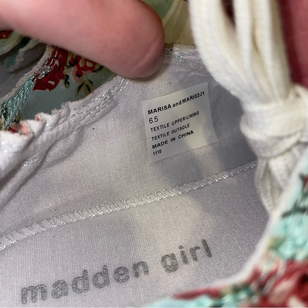 Madden Merisa  Light Blue Floral Elastic Polka Dot Pre-Tied Sneakers Shoes 6 1/2 - Picture 3 of 11